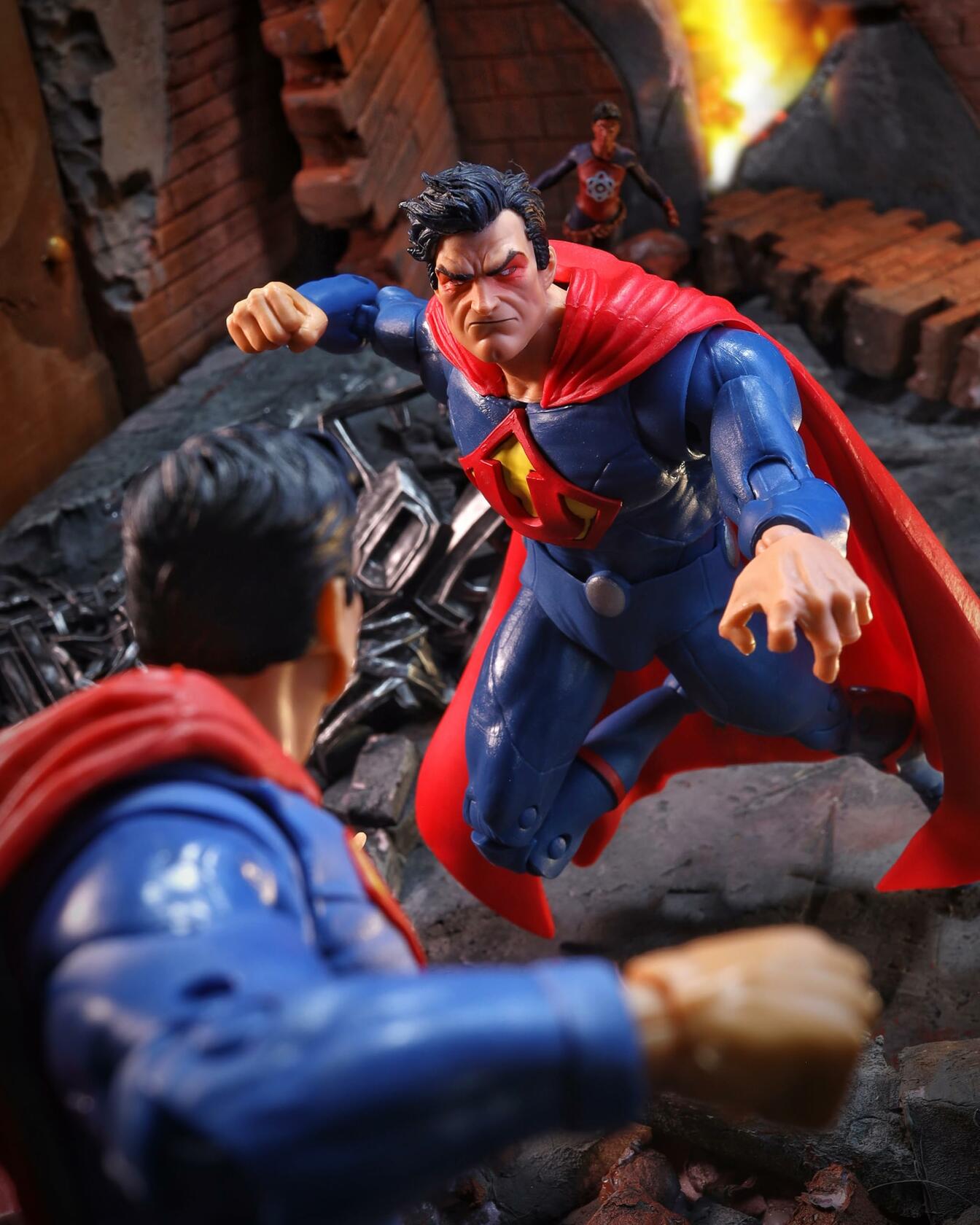 McFarlane Toys - DC Multiverse Superman vs Superman of Earth-3 with Atomica 7in Figure 2pk