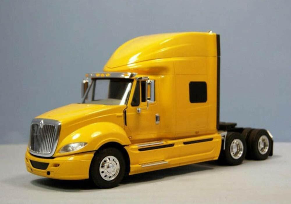 Moebius Models International ProStar 1/25