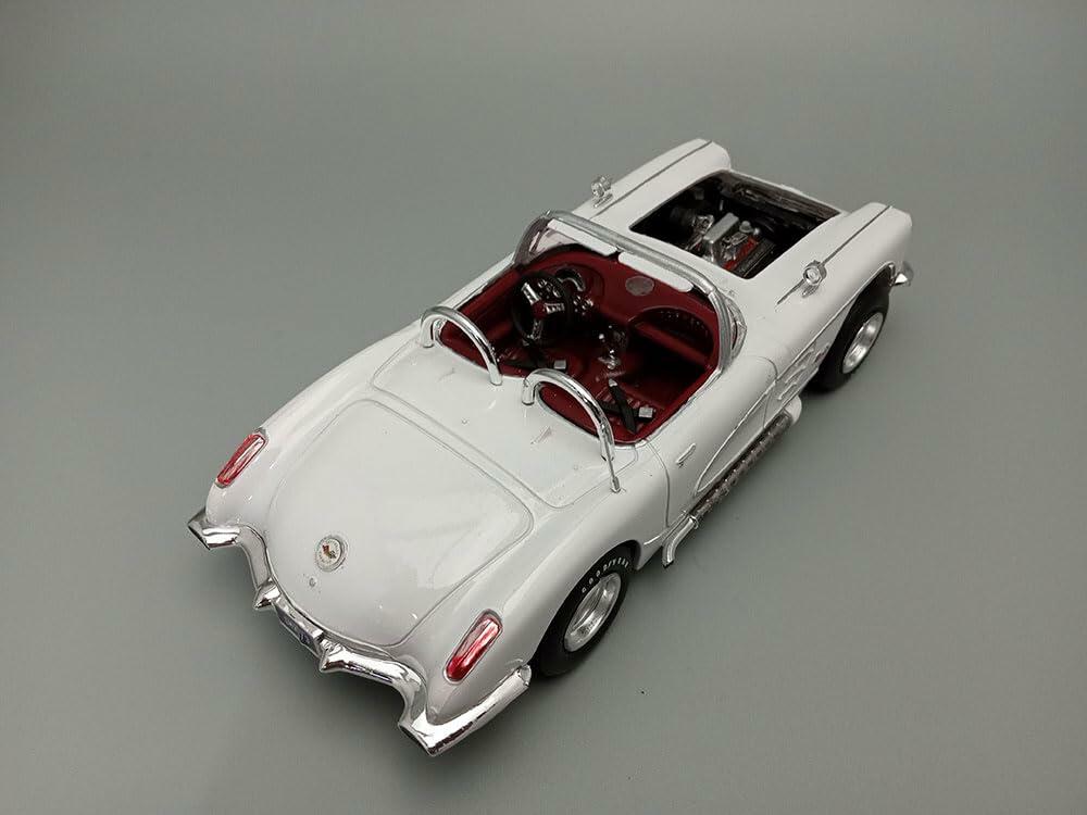 AMT 1960 Chevrolet Corvette 1:25 Scale Model Kit